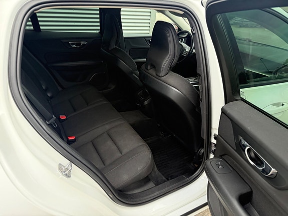 Volvo V60 9 of 12