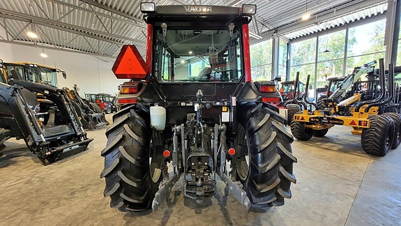 Valtra A83 / Skyddsplåtar / 811 timmar 9 of 12