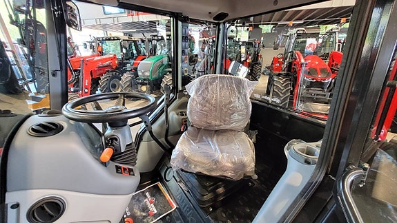 Valtra A83 / Skyddsplåtar / 811 timmar 12 of 12