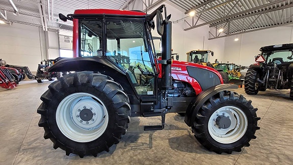 Valtra A83 / Skyddsplåtar / 811 timmar 7 of 12