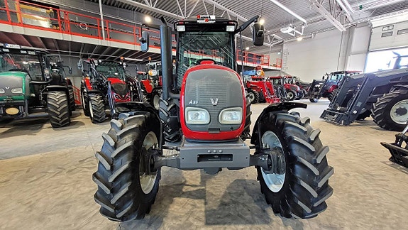 Valtra A83 / Skyddsplåtar / 811 timmar 4 of 12