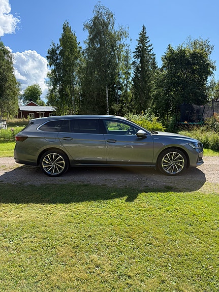 Skoda Superb 4 of 8