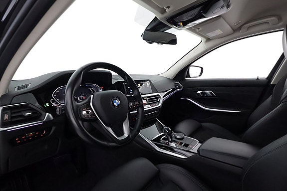 BMW 330e 11 of 28
