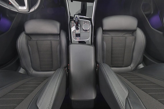 BMW 330e 14 of 28