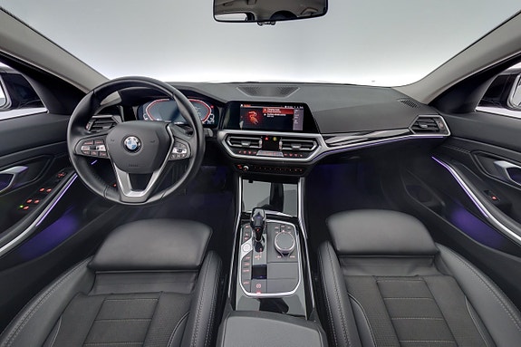 BMW 330e 13 of 28
