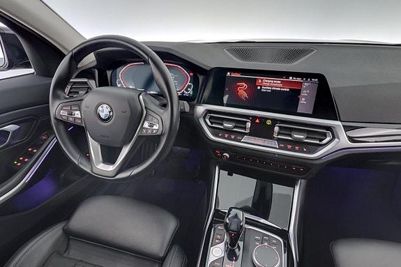 BMW 330e 15 of 28
