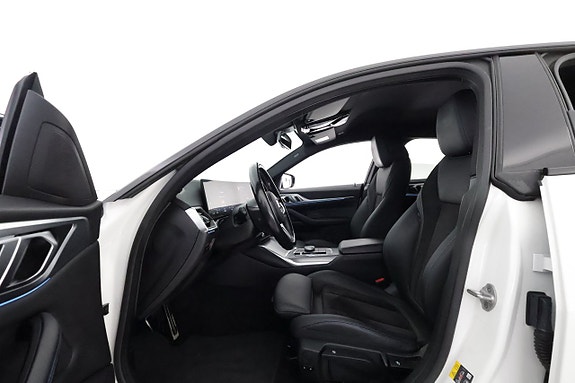 BMW i4 10 of 30