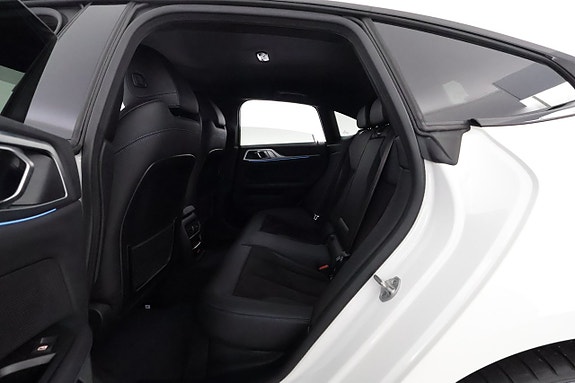 BMW i4 12 of 30
