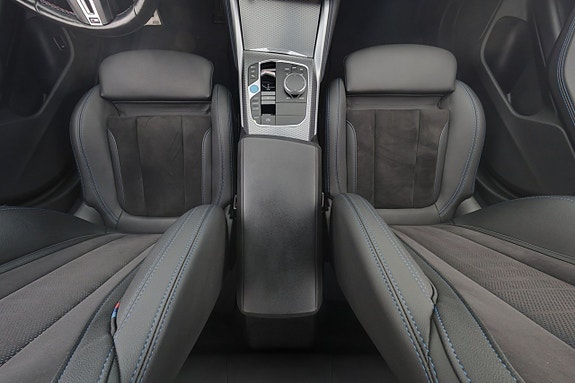 BMW i4 14 of 30