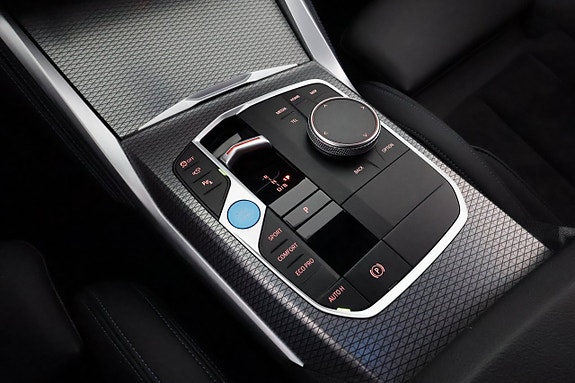BMW i4 25 of 30