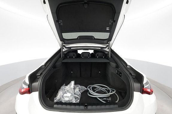 BMW i4 28 of 30
