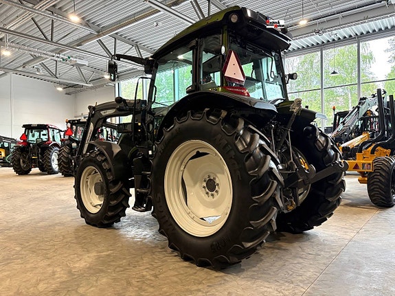 Valtra A115 HiTech / Lastare / skogsutrustad 10 of 12