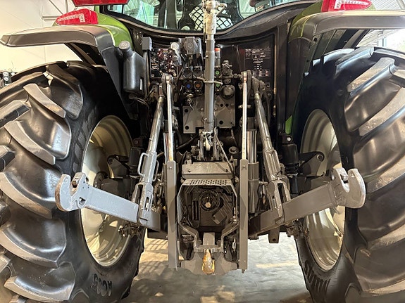 Valtra A115 HiTech / Lastare / skogsutrustad 11 of 12