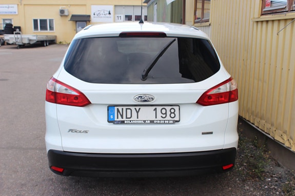 Ford Focus 9 of 14