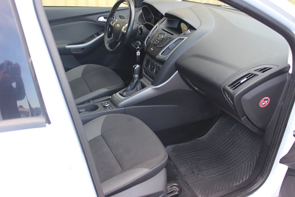 Ford Focus 11 of 14