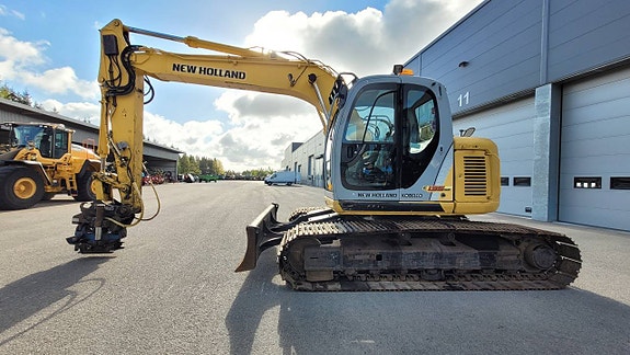 New Holland / Kobelco E135SR