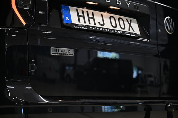 Volkswagen Caddy Maxi 12 of 30