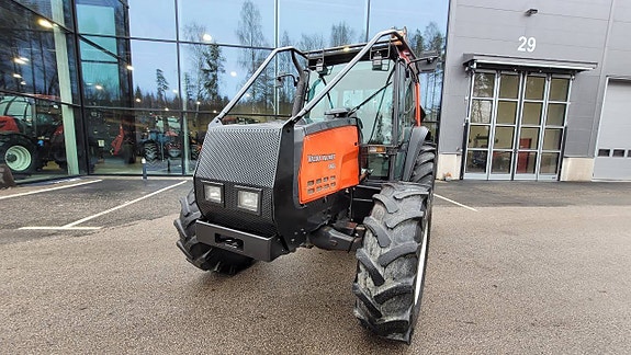 Valtra Valmet 6400 / Skogsskydd 3 of 12