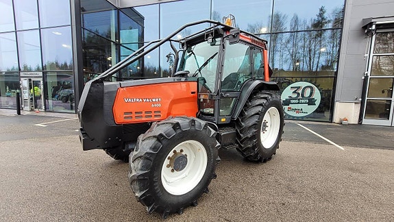 Valtra Valmet 6400 / Skogsskydd 2 of 12