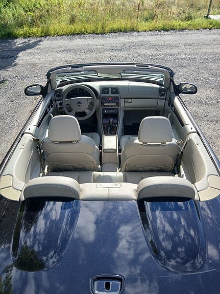 Mercedes-Benz CLK320 5 of 7