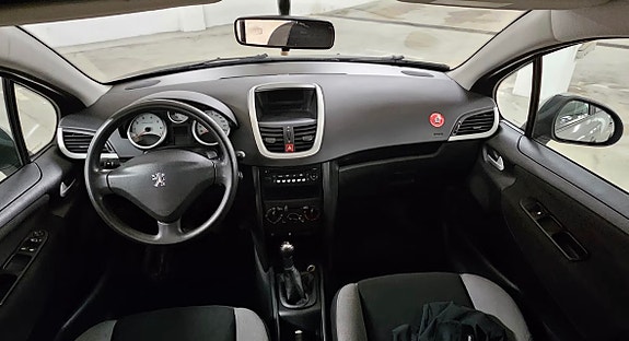 Peugeot 207 3 of 4