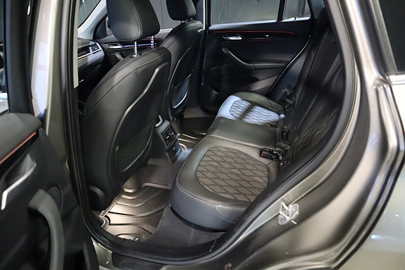 BMW X1 20 of 23