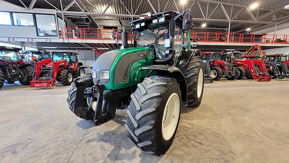 Valtra N142 Direct / TwinTrac / Frontlyft / Front PTO 3 of 12