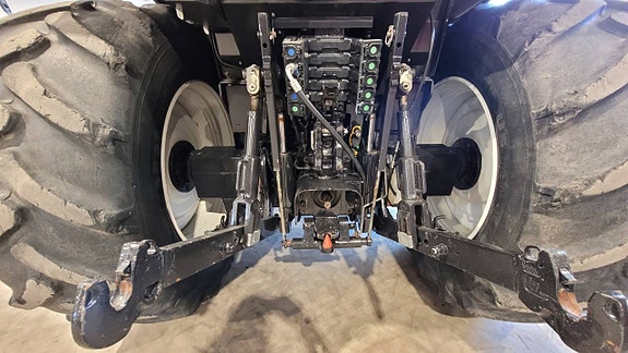 Valtra N142 Direct / TwinTrac / Frontlyft / Front PTO 11 of 12