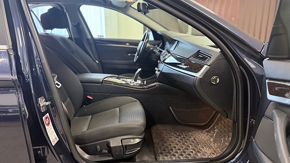 BMW 520d 14 of 16