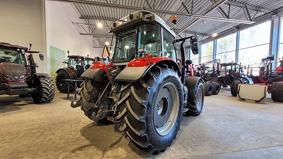Massey Ferguson 5S.145 / Lastare / 615 timmar 8 of 12