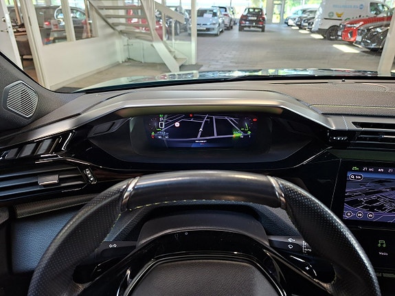 Peugeot 308 SW 19 of 22