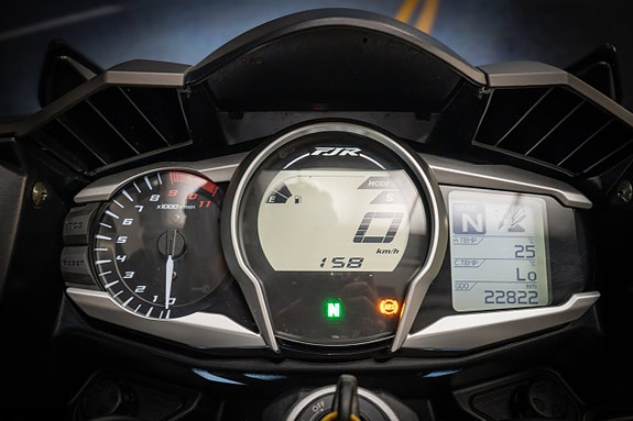 Yamaha FJR1300AS 12 of 15
