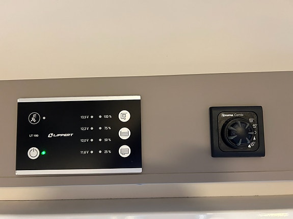 Carado A132 Pro / Automat / 3500kg / Solcell / 6m 17 of 20