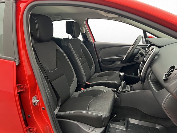 Renault Clio 19 of 26
