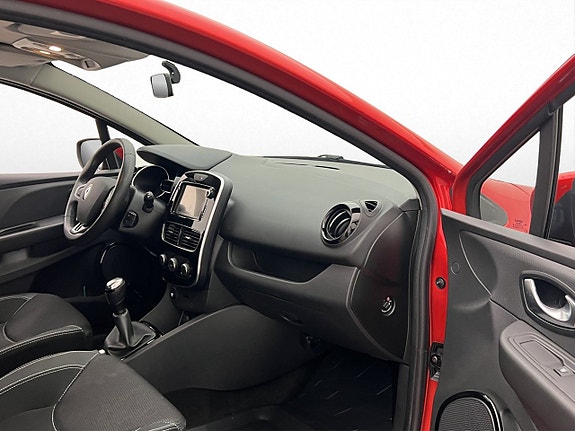 Renault Clio 20 of 26