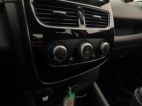 Renault Clio 18 of 26