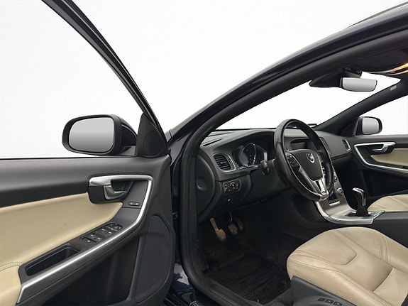 Volvo V60 8 of 29