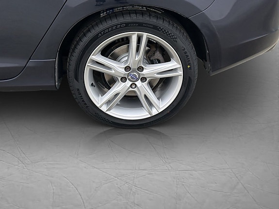 Volvo V60 27 of 29