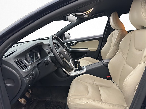 Volvo V60 9 of 29
