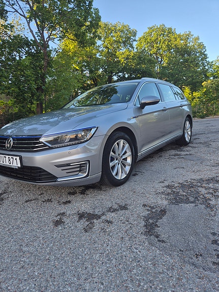 Volkswagen Passat 9 of 12