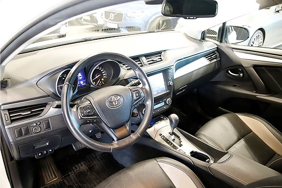 Toyota Avensis 7 of 13
