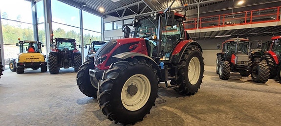 Valtra N135 HiTech / Twintrac / 27 timmar 2 of 12