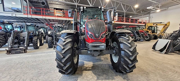 Valtra N135 HiTech / Twintrac / 27 timmar 4 of 12