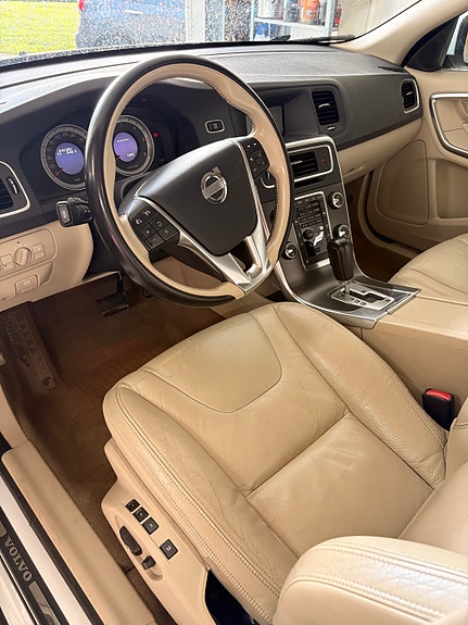 Volvo V60 6 of 6