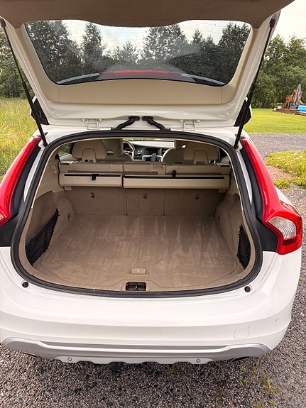Volvo V60 4 of 6