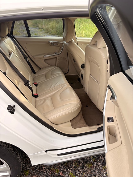 Volvo V60 5 of 6