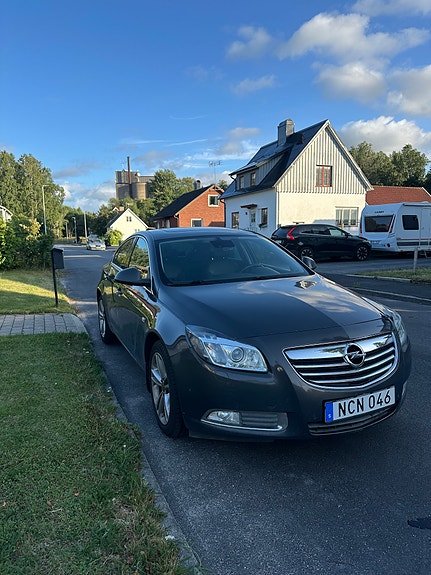 Opel Insignia 2 of 9