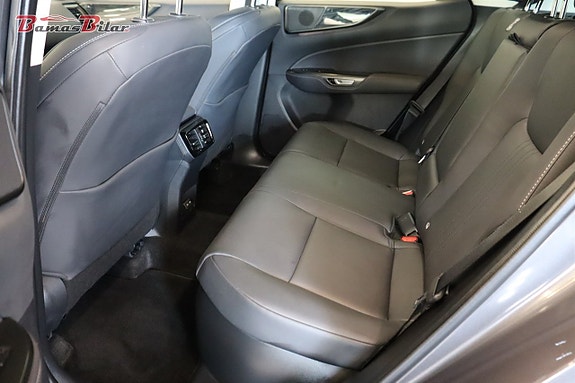Lexus NX350h 13 of 25