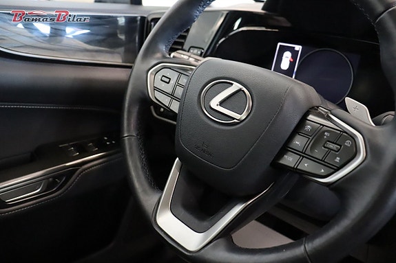 Lexus NX350h 20 of 25