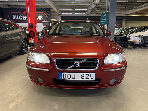 Volvo S60 4 of 27